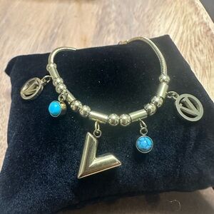 Vibrant V Casual Brand